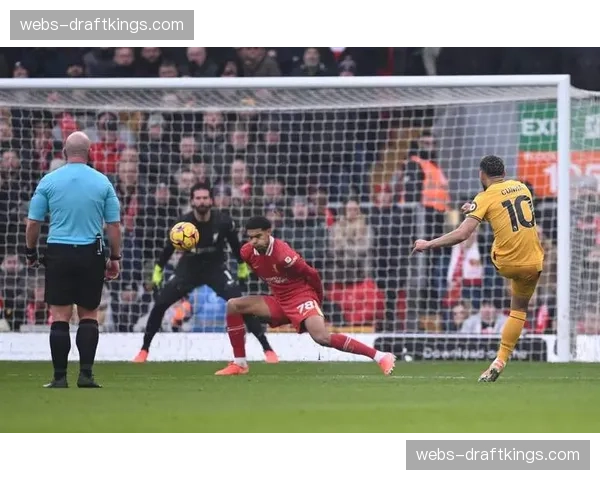 即时:VAR长时间复核后确认取消拜仁一粒进球,越位在先 即时:VAR长时间复核后确认取消拜仁一粒进球,越位在先